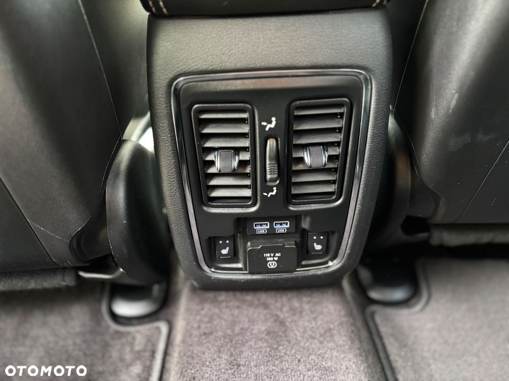 Jeep Grand Cherokee - 29