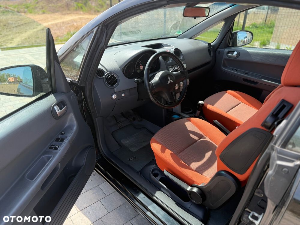 Mitsubishi Colt - 8