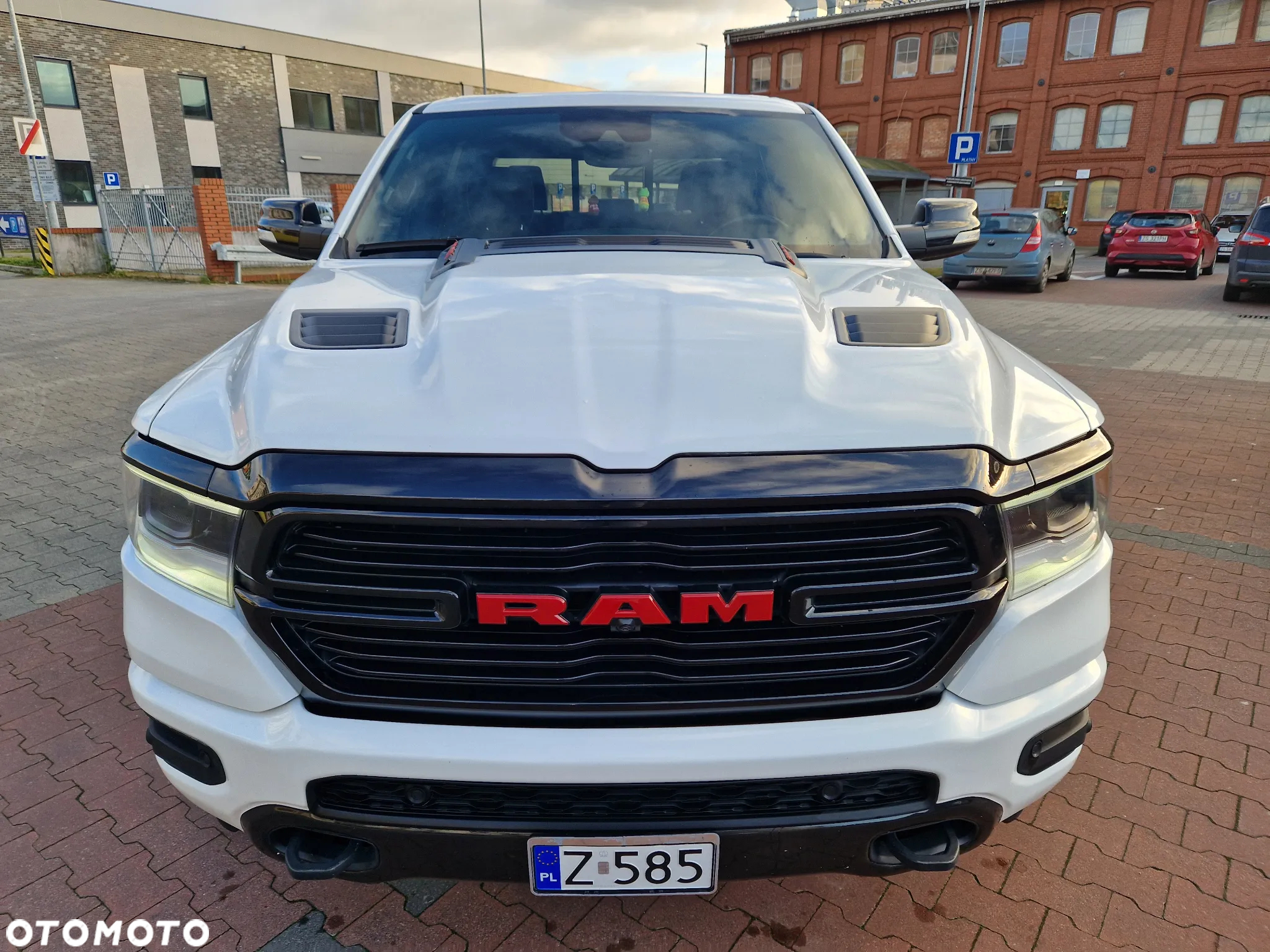 Dodge RAM 1500 5.7 4x4 - 7