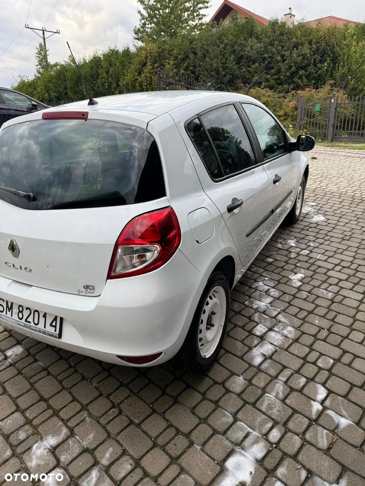 Renault Clio - 9