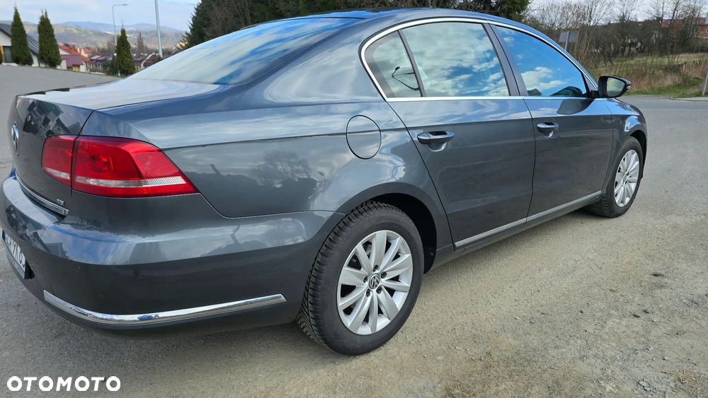 Volkswagen Passat 1.6 TDI Comfortline - 3