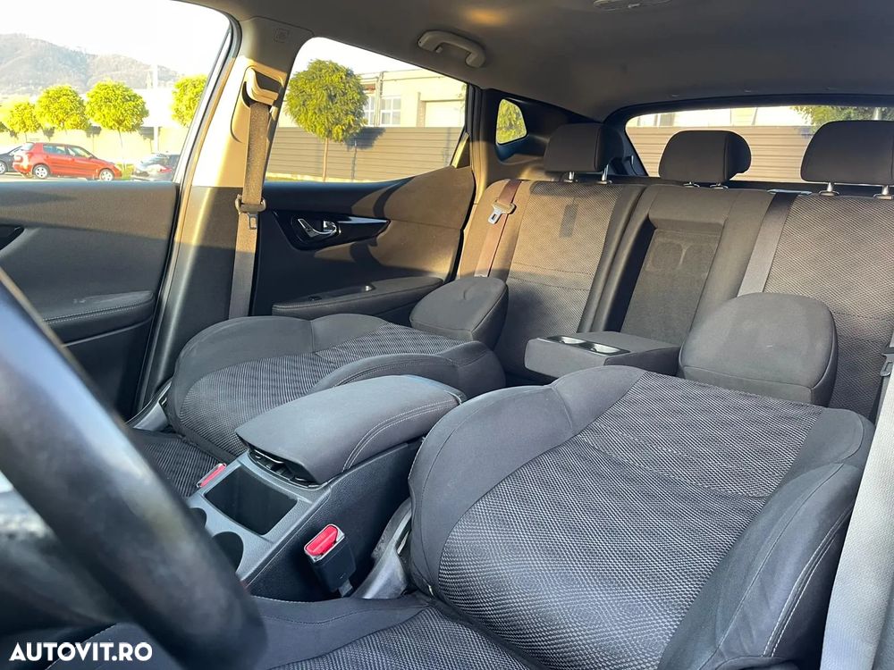 Nissan Qashqai 1.6 DCI Xtronic N-Connecta - 21