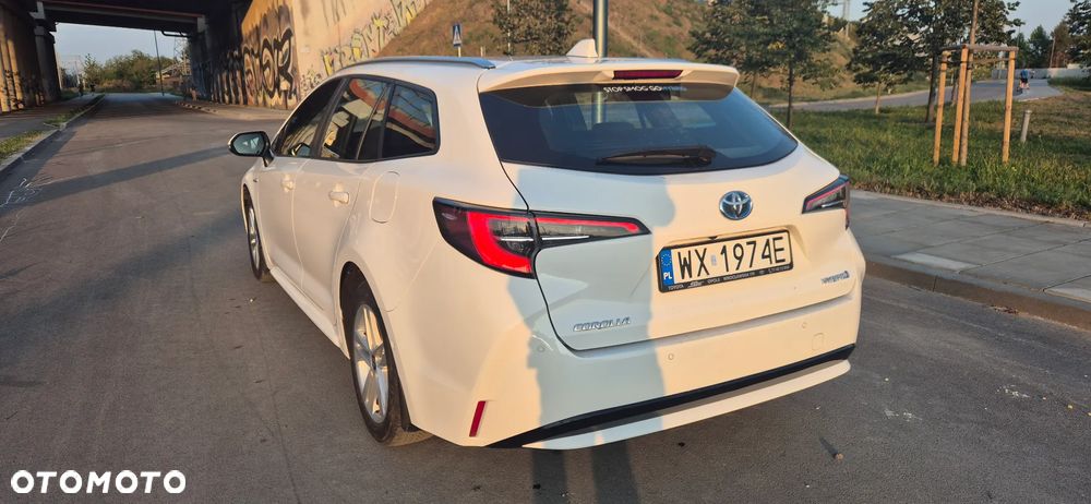 Toyota Corolla 1.8 Hybrid Comfort - 23
