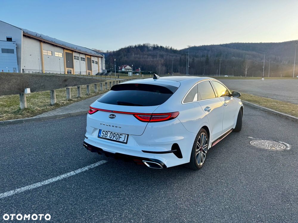 Kia ProCeed 1.6 T-GDI GT DCT - 3