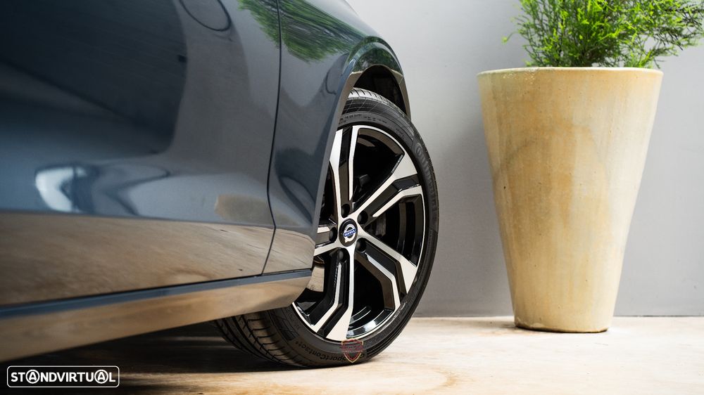 Volvo V60 2.0 D3 Momentum Geartronic - 6