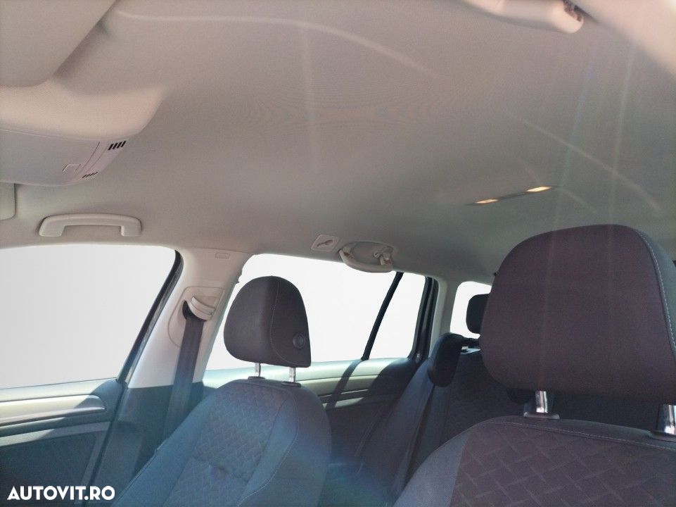 Volkswagen Golf - 17