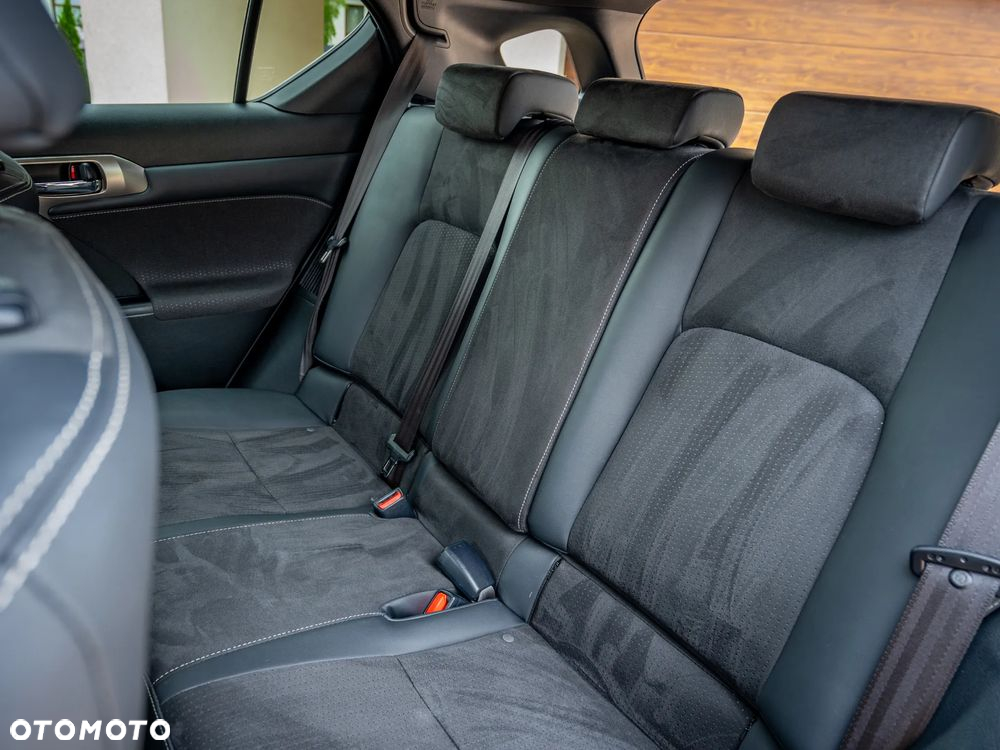 Lexus CT 200h F Sport Edition - 13
