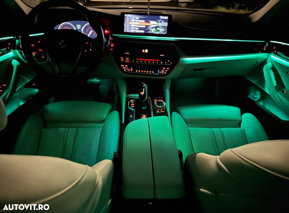 BMW Seria 5 520d xDrive Touring Aut. Luxury Line - 19