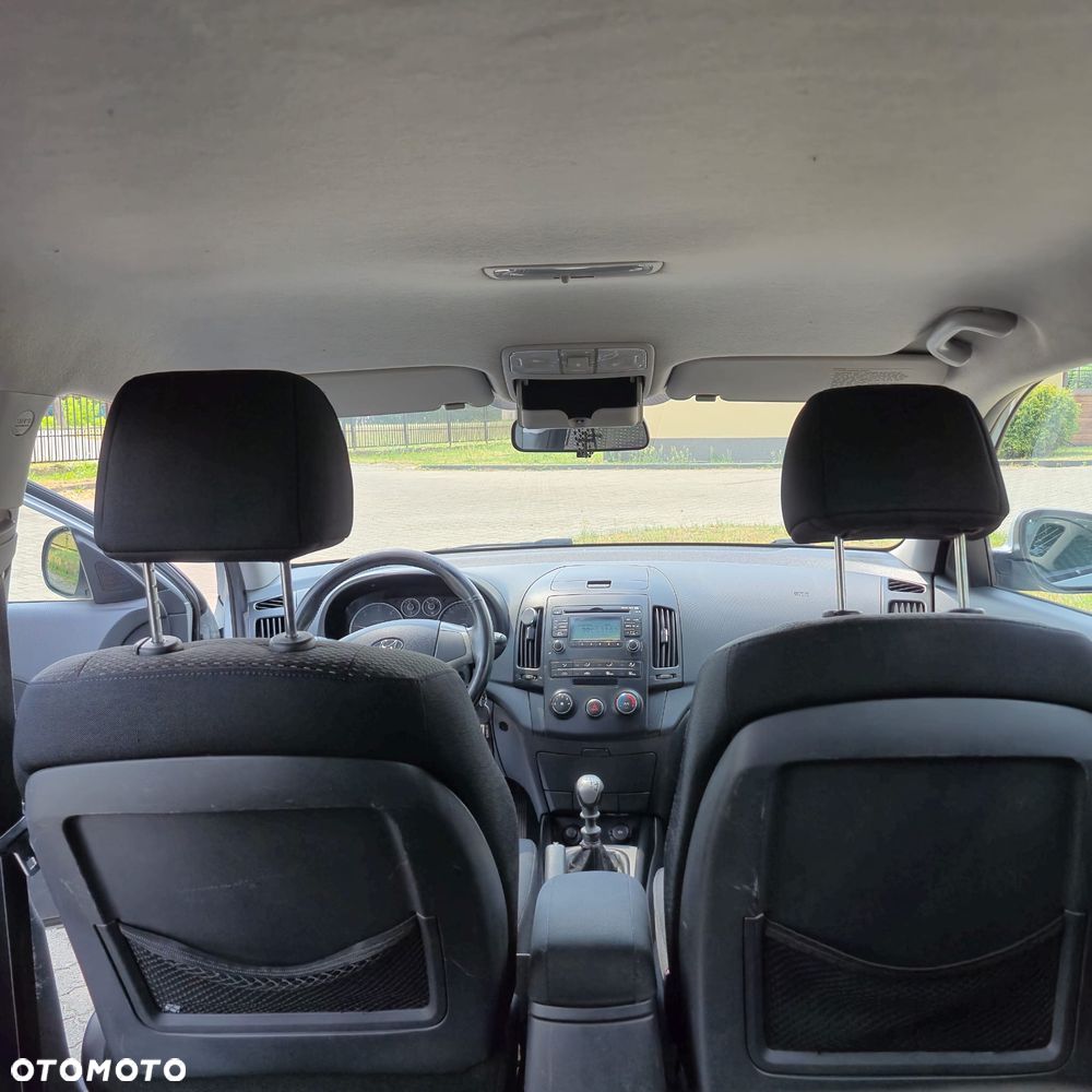 Hyundai i30 1.6 CRDi Comfort - 13