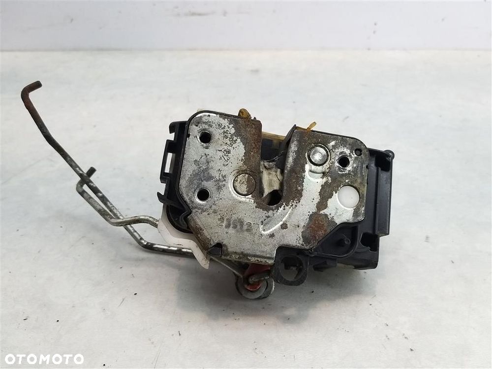 Zamek drzwi przód prawy Fiat Doblo II 2009-2014 5 PINÓW - 2