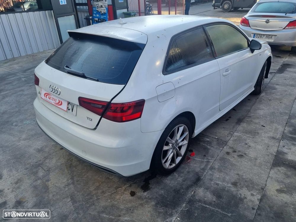 FAROL DIREITO AUDI A3 8V1 - 12