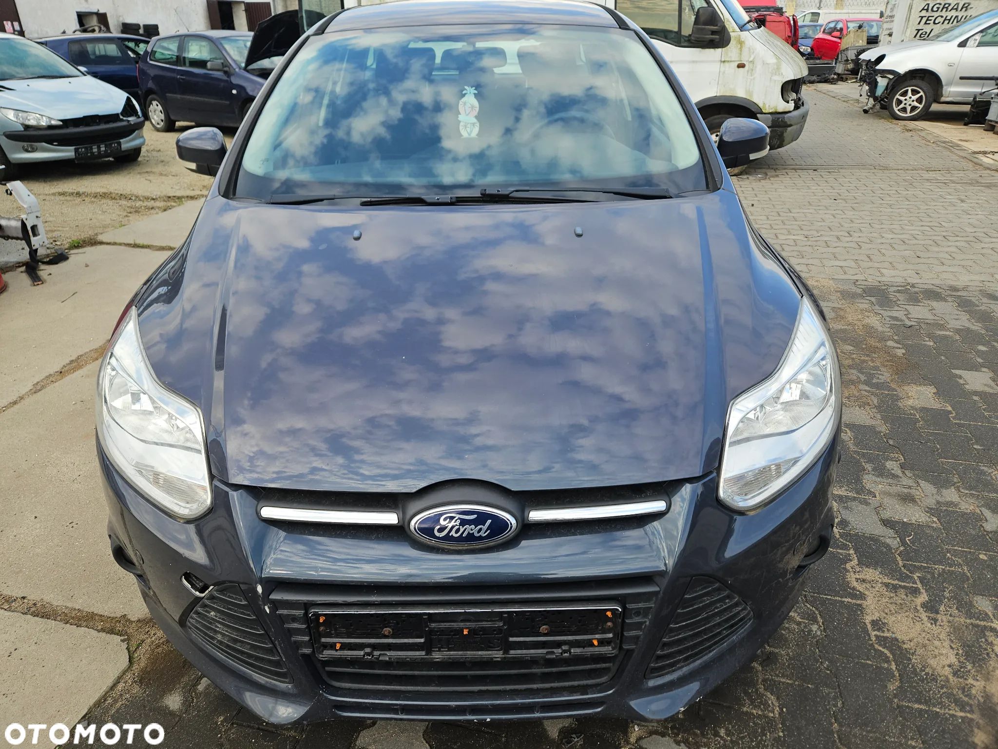 Maska pokrywa Ford Focus Mk3 kombi lak. EB 2012r - 1