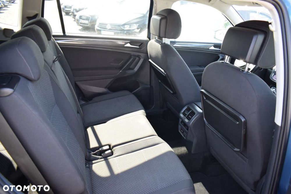 Volkswagen Tiguan - 23