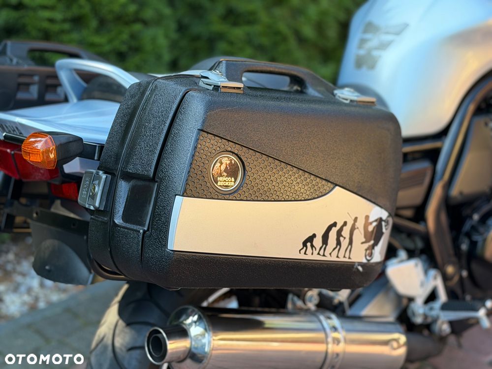 Yamaha FZS - 25