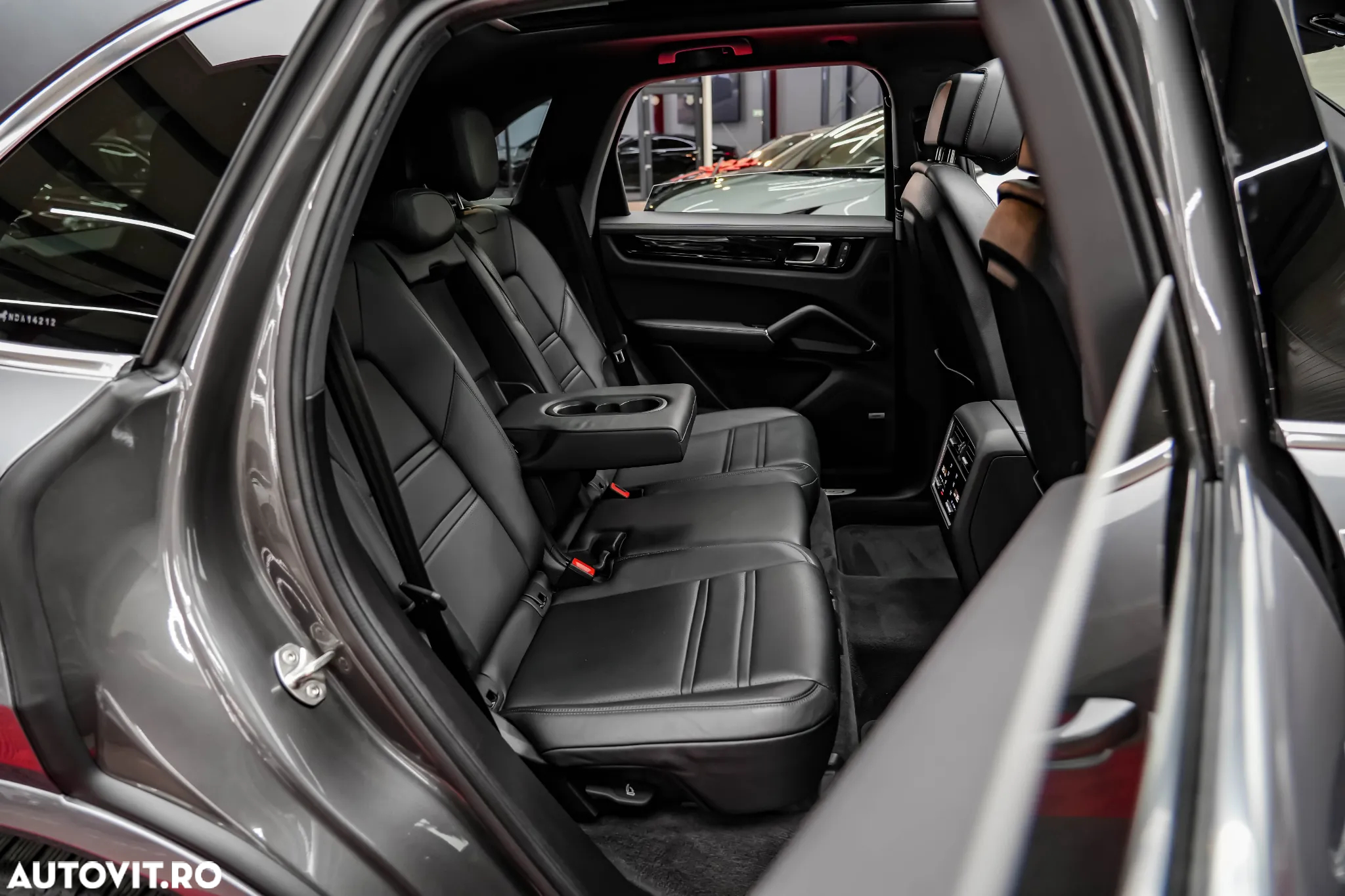 Porsche Cayenne E-Hybrid Tiptronic S Platinum Edition - 15