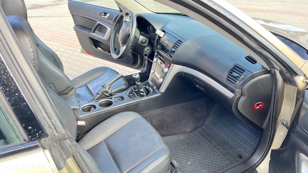 Subaru Outback - 12