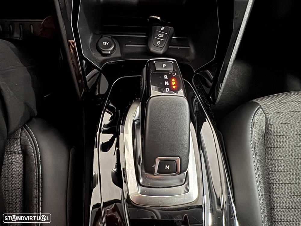 Peugeot 208 1.2 PureTech Allure EAT8 - 31