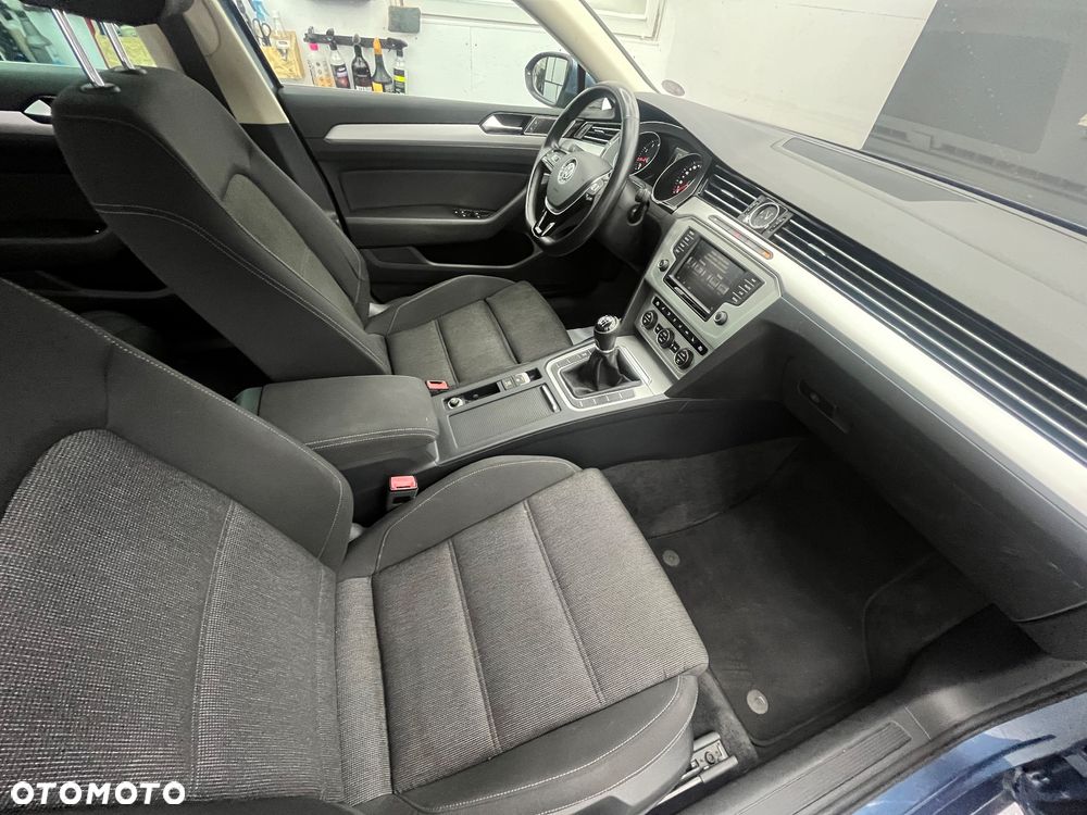 Volkswagen Passat - 20