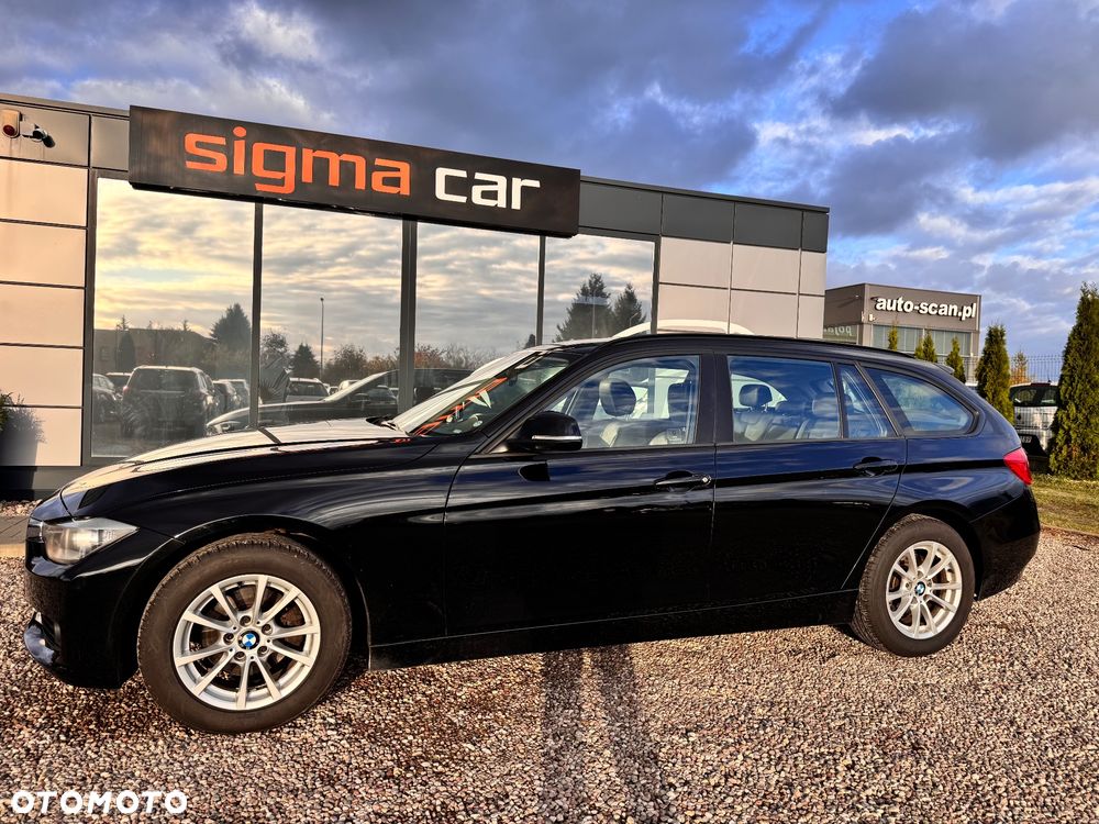 BMW Seria 3 320i Touring - 10