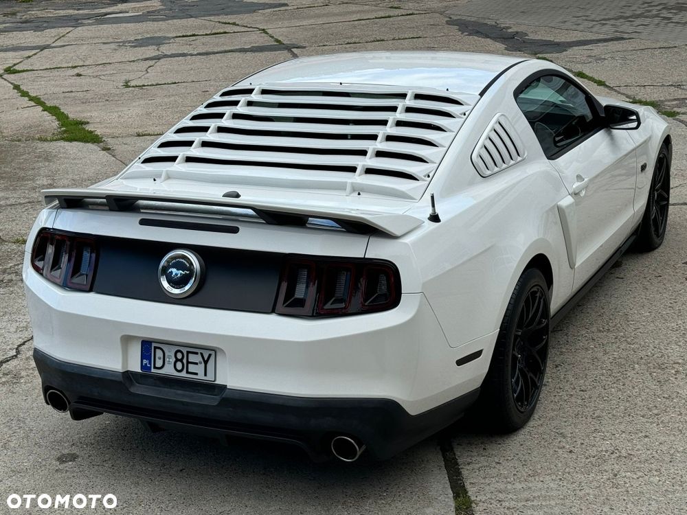 Ford Mustang - 4