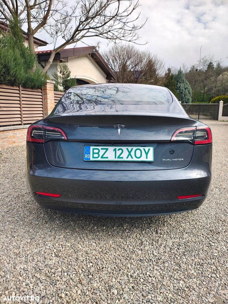 Tesla Model 3 - 6