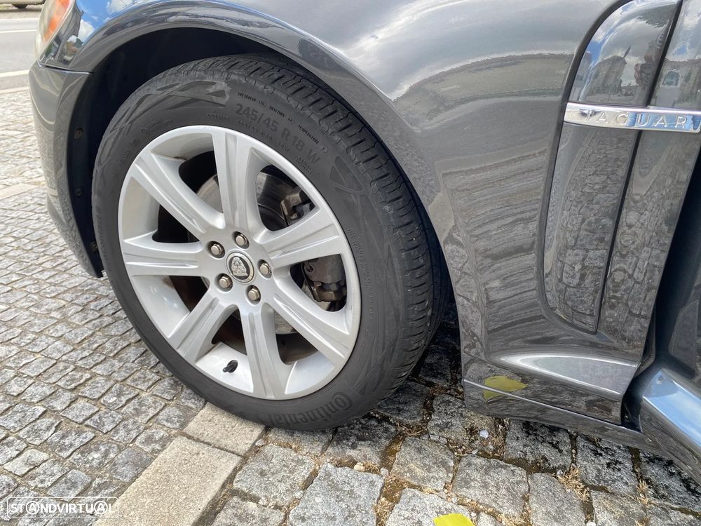 Jaguar XF 3.0 D V6 Premium Luxury - 10