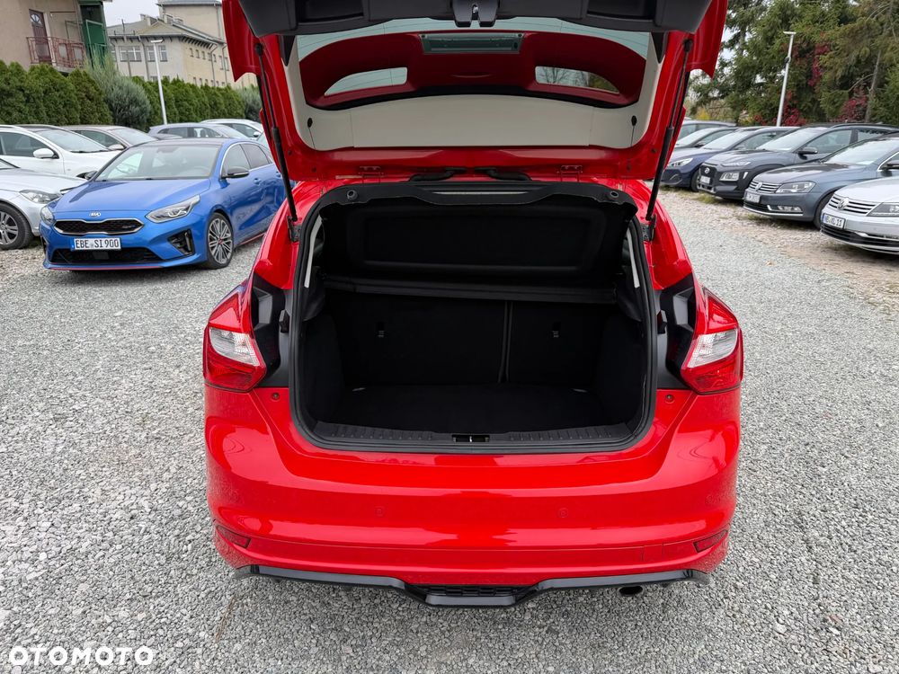 Ford Focus 1.6 EcoBoost Trend Sport - 35