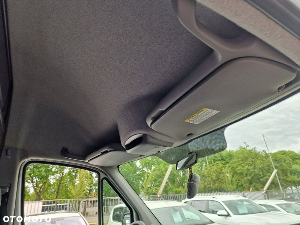 Mercedes-Benz Sprinter - 19