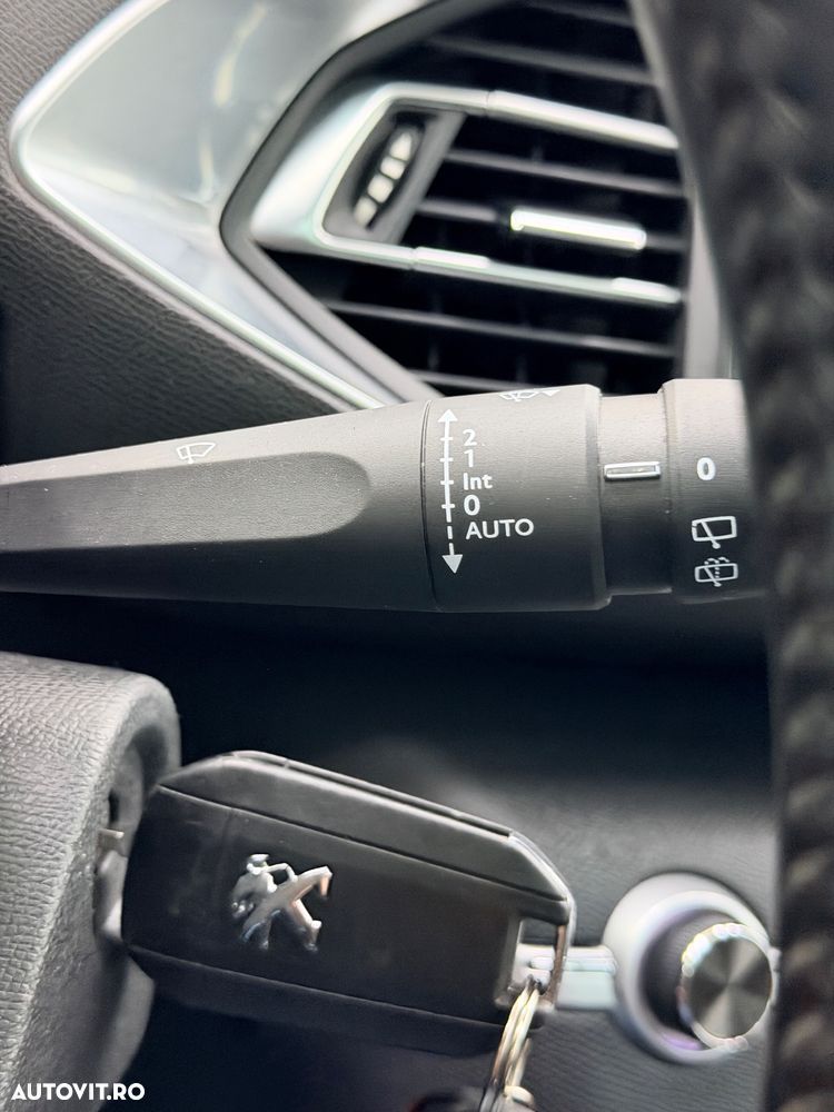 Peugeot 308 SW e-HDi 115 Stop & Start Allure - 27