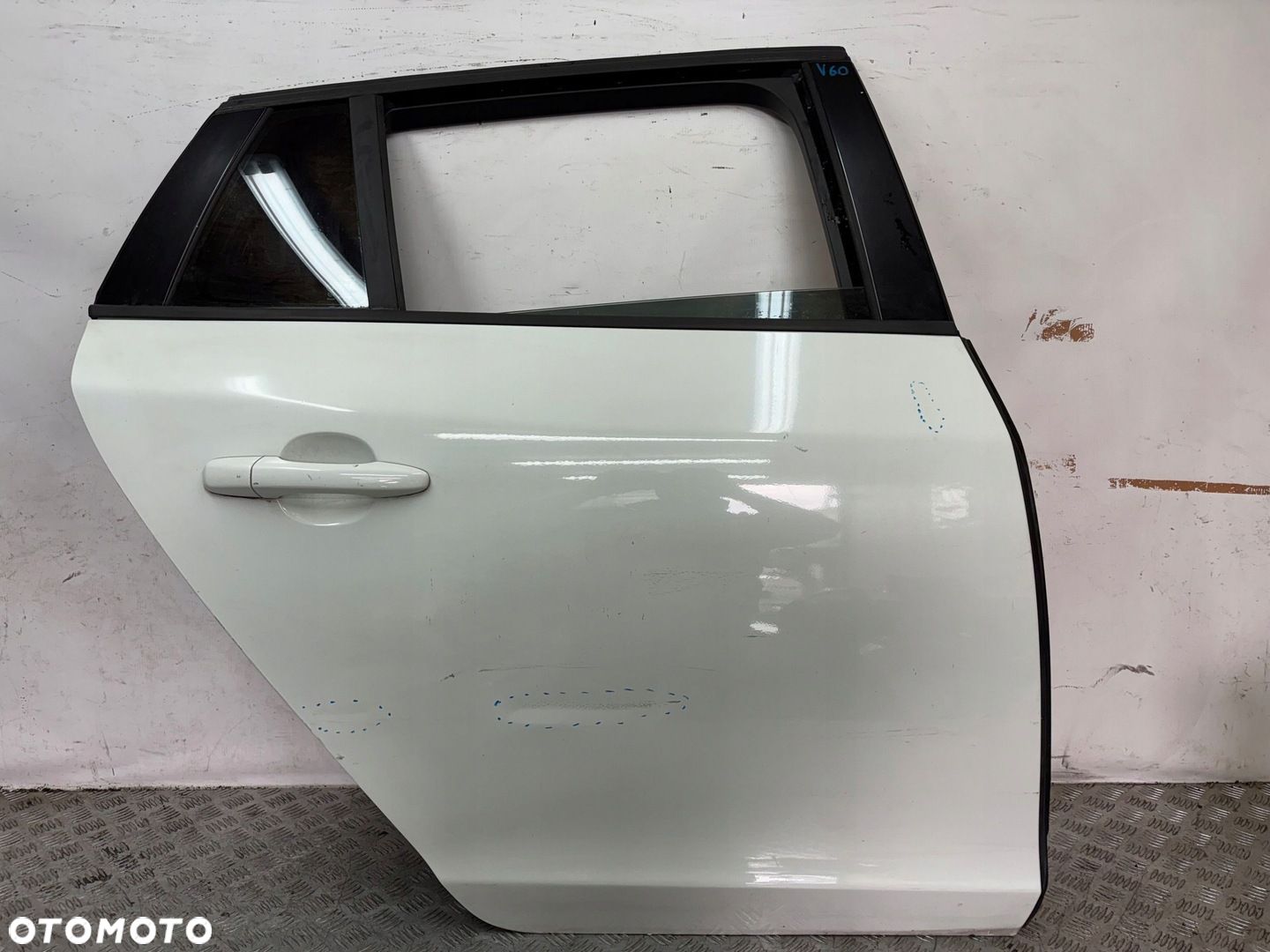 DRZWI TYŁ TYLNE PRAWE VOLVO V60 10- - 1