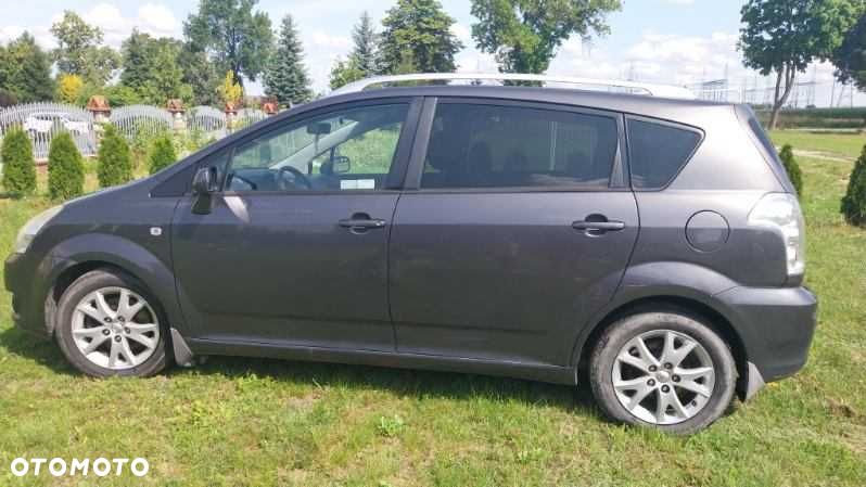 Toyota Corolla Verso - 4