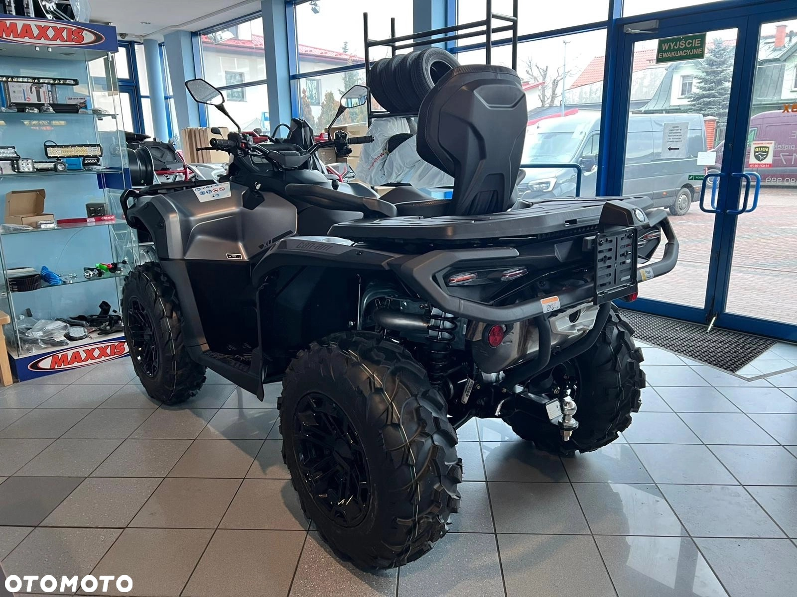 Can-Am Outlander - 10