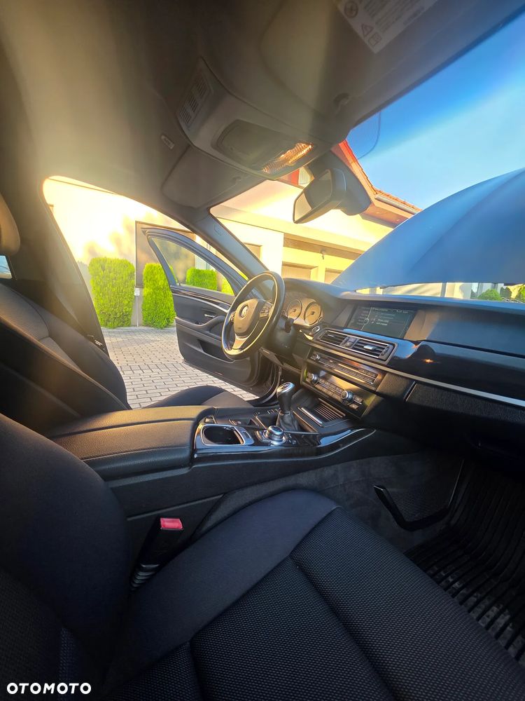 BMW Seria 5 520d Luxury Line - 16