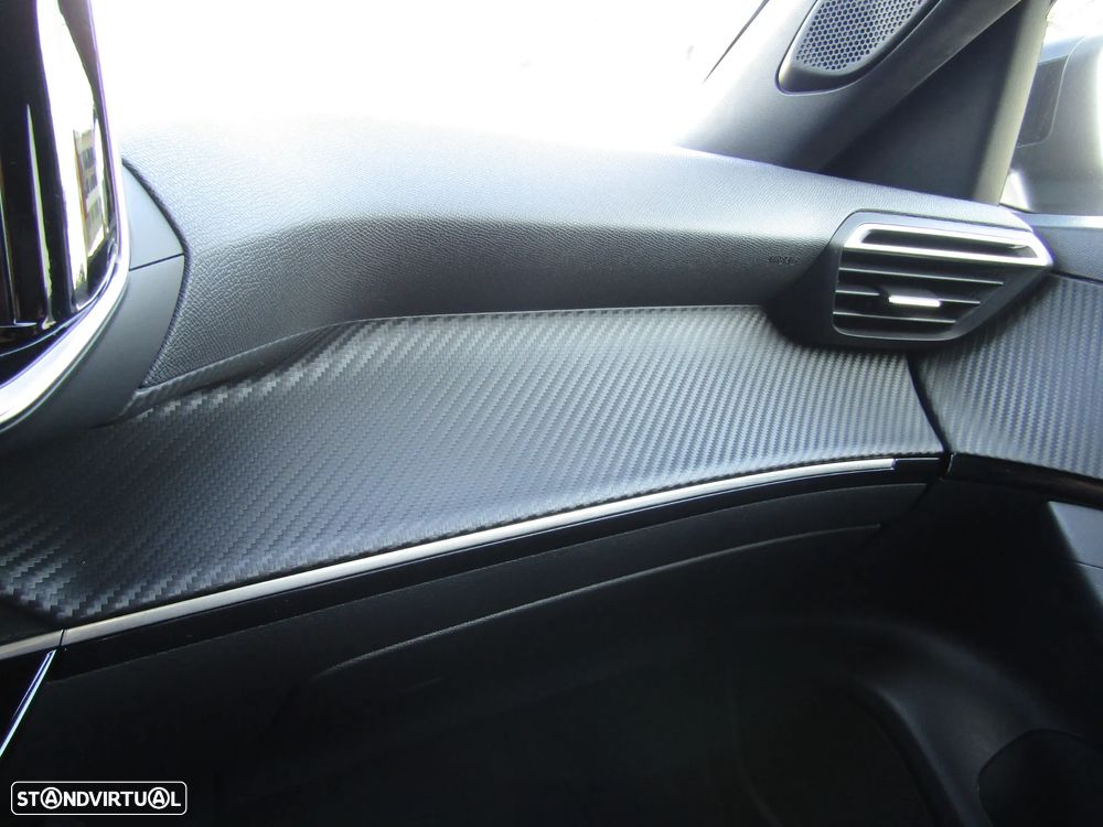 Peugeot 2008 1.5 BlueHDi Allure Pack EAT8 - 19