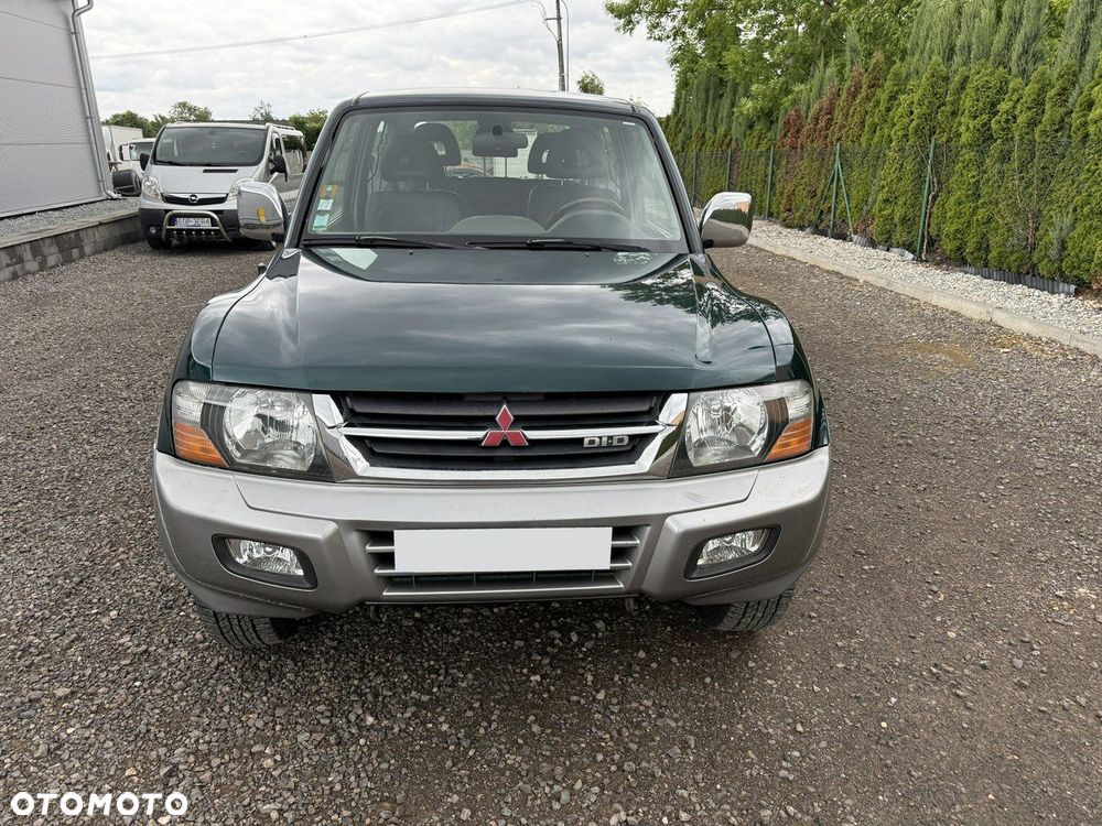 Mitsubishi Pajero - 2