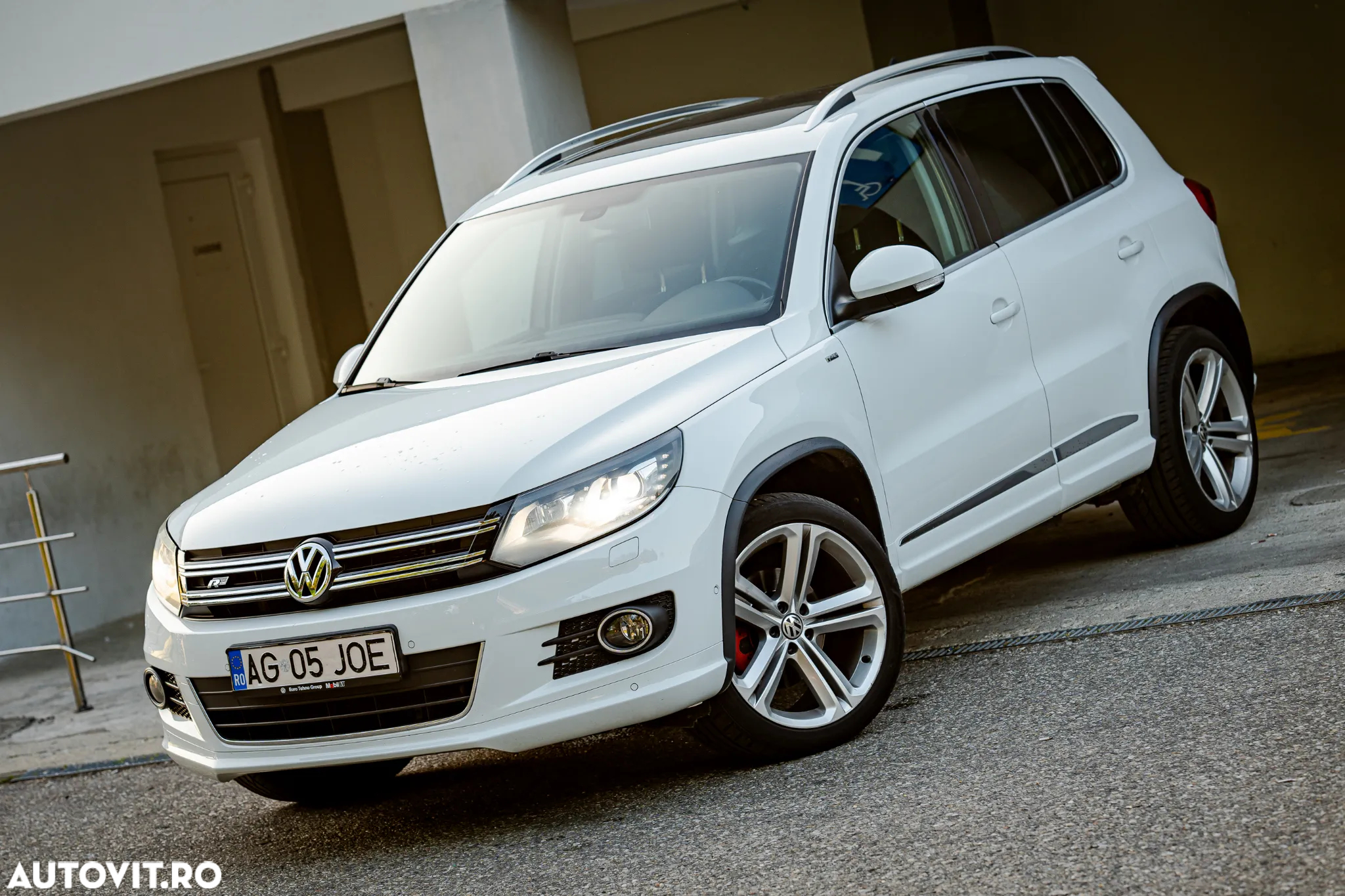 Volkswagen Tiguan 2.0 TDI DPF 4Motion BlueMotion Technology DSG Cup Sport & Style - 10