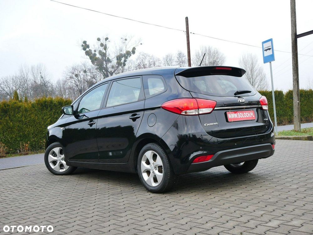 Kia Carens - 10