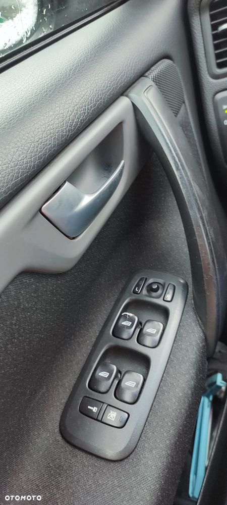 Volvo V70 2.4 Kinetic - 23