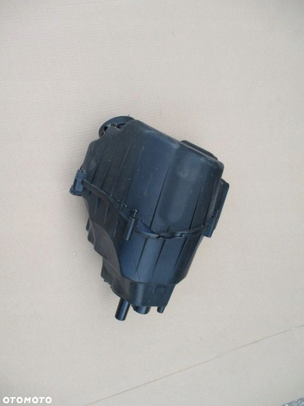 OBUDOWA FILTRA POWIETRZA AUDI A8 D3 4H0133824 - 2