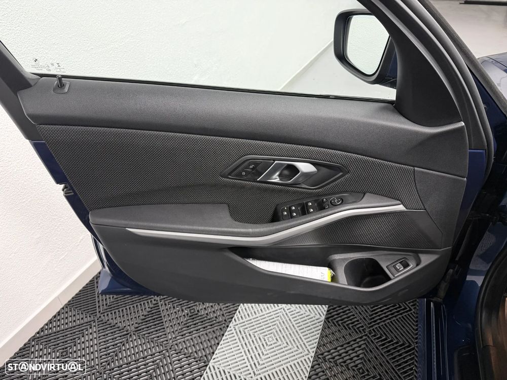 BMW 318 d Advantage - 11