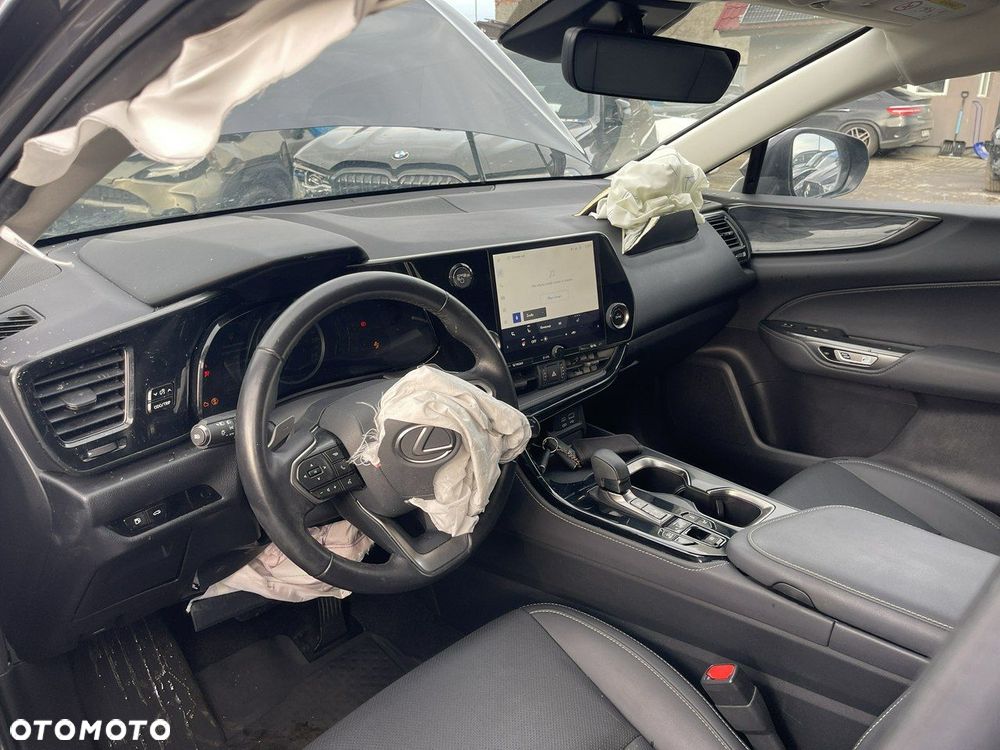 Lexus NX 450h+ E-FOUR Business - 9