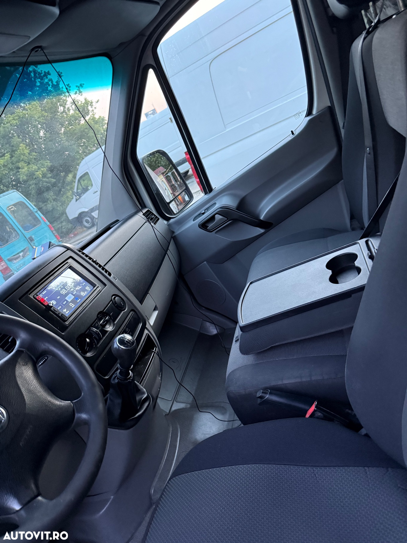Volkswagen Crafter 2017 VW 2.0 140cai Unic Proprietar de Noua Km Reali Carte Service Istoric Complet Stare buna Fără rugina Duba Autoutilitara NU Sprinter - 5