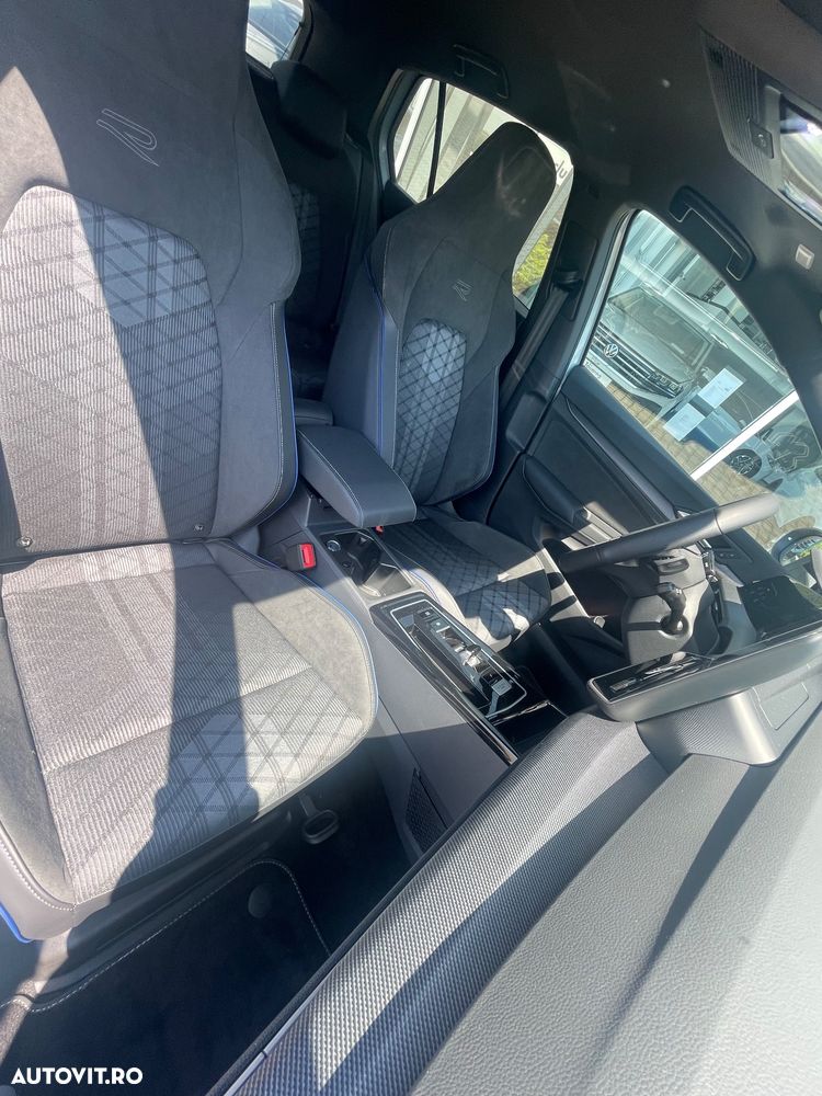 Volkswagen Golf 1.5 eTSI OPF DSG R-Line - 26
