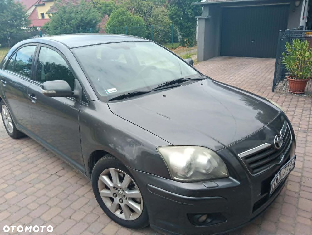 Toyota Avensis 2.2 D-4D Sol Plus - 1