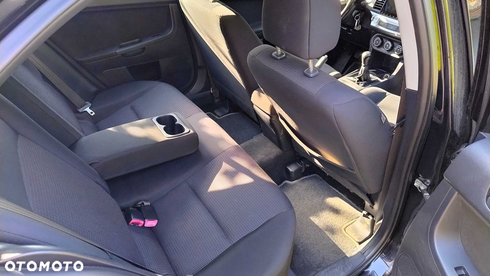 Mitsubishi Lancer - 6