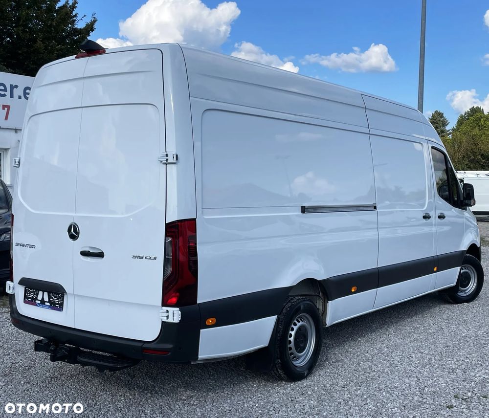 Mercedes-Benz Sprinter - 2