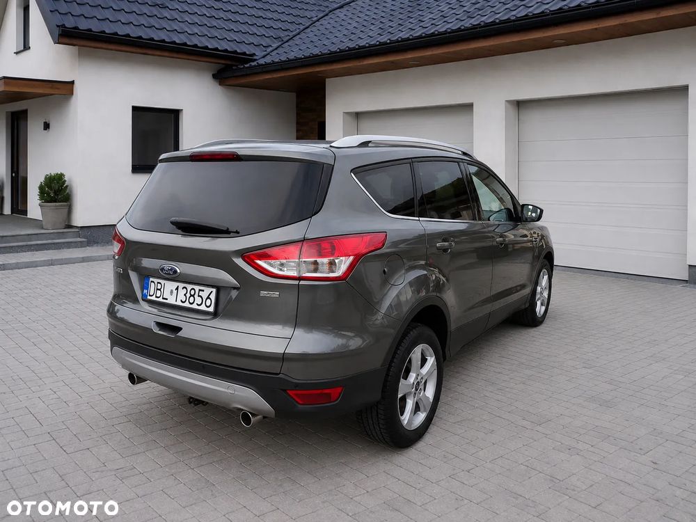 Ford Kuga 1.6 EcoBoost 2x4 Titanium - 8
