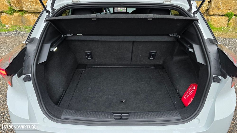 MG MG4 64 kWh Luxury - 57