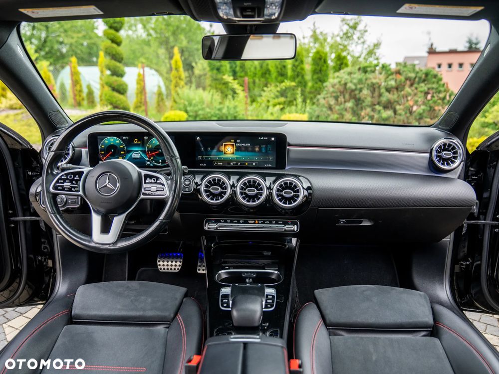 Mercedes-Benz Klasa A 220 4-Matic AMG Line 7G-DCT - 19