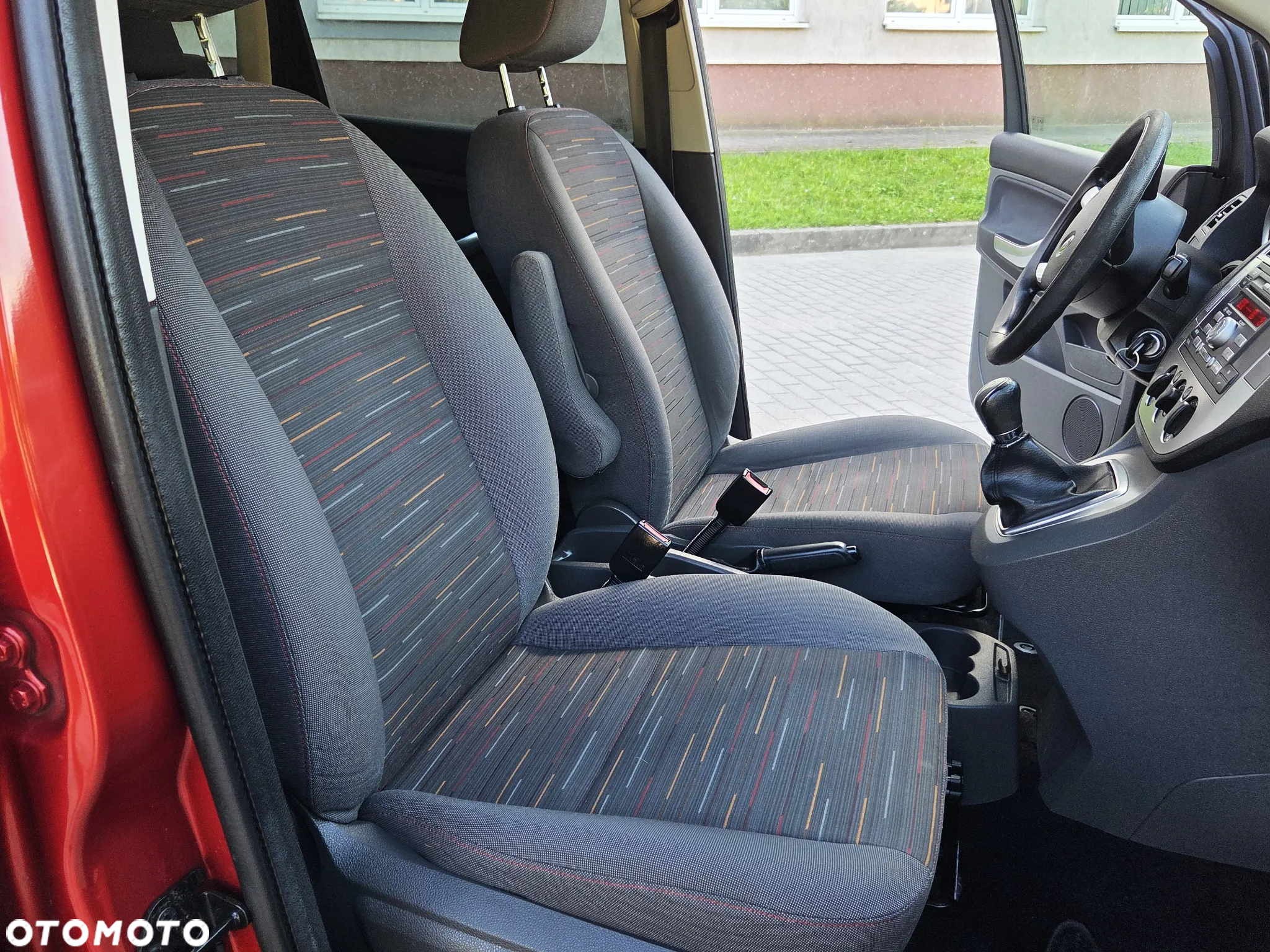Ford C-MAX 1.6 Ambiente - 7